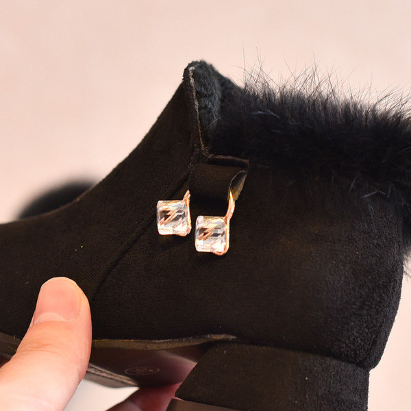 Боти за момичета с пух в три цвята