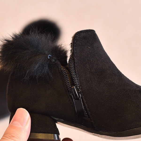 Боти за момичета с пух в три цвята