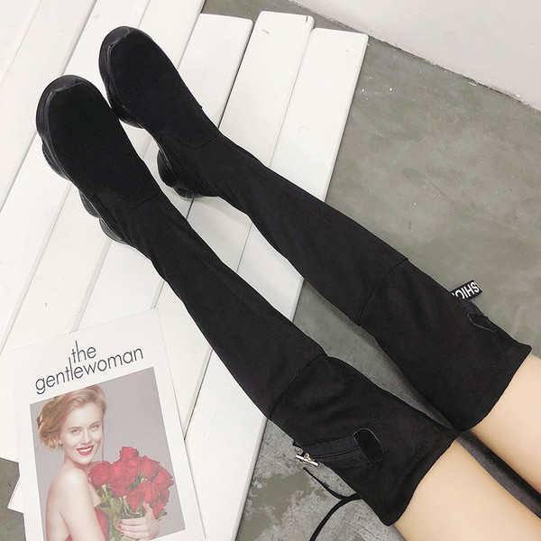 Нов модел дамски ботуши с груба подметка от еко велур в черен цвят 