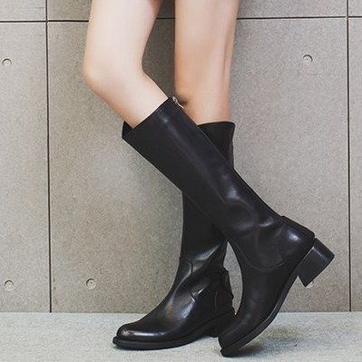 Модерни дамски ботуши изчистен модел от еко кожа в черен цвят 