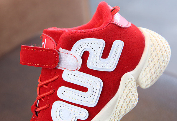 Детски маратонки с топла подплата за момчета в черен и червен цвят