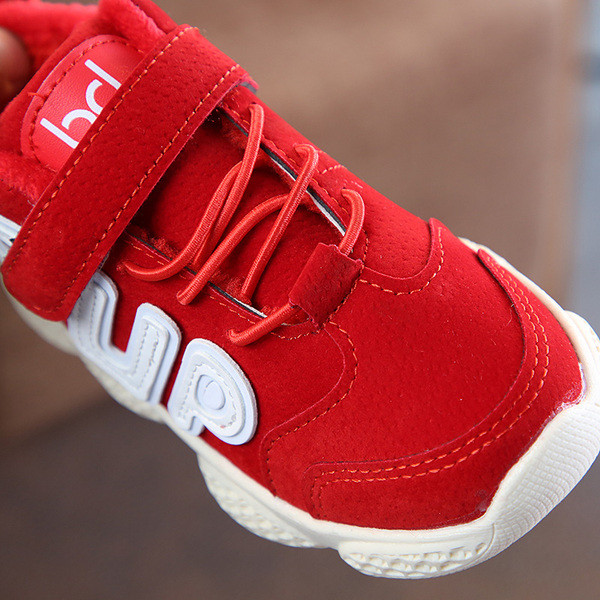 Детски маратонки с топла подплата за момчета в черен и червен цвят