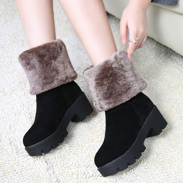 Модерни дамски зимни ботуши с топла подплата в черен и червен цвят 