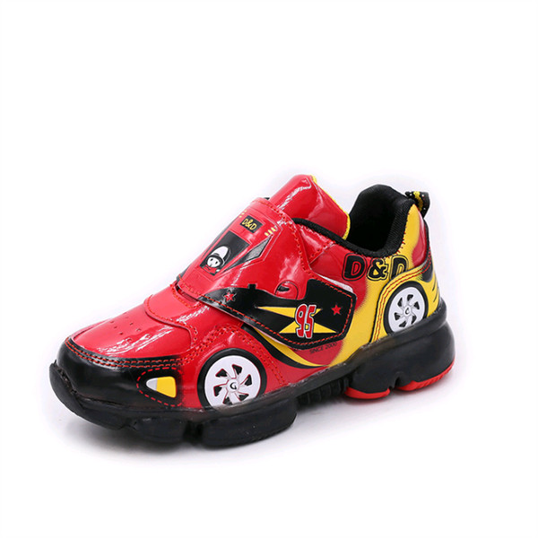 Детски маратонки за  момчета с лепенки в червен и син цвят