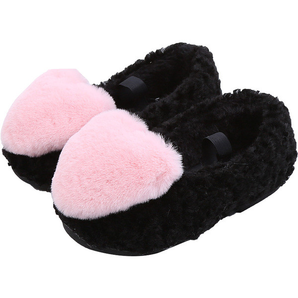 Детски пухкави обувки за момичета със сърце в три цвята