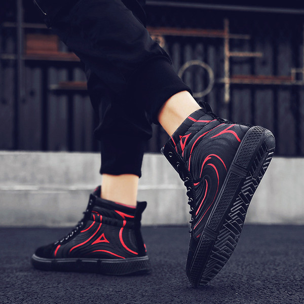 Актуални мъжки ботуши в преливащи цветове