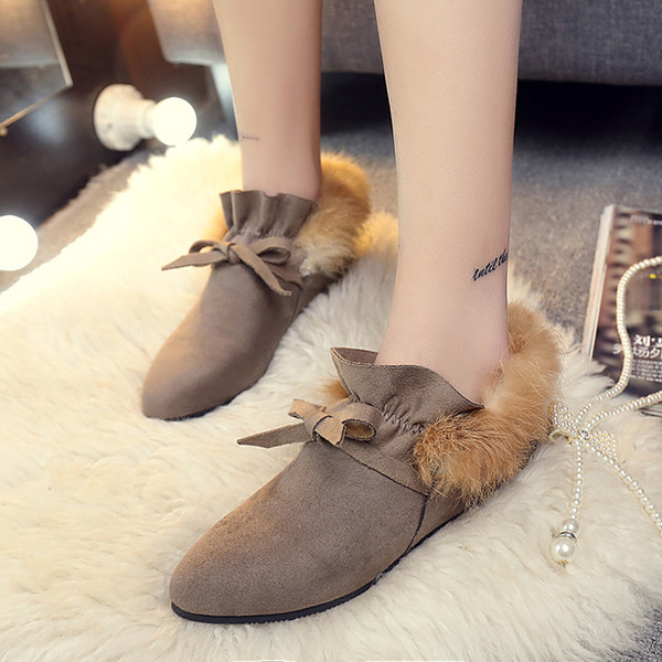 Ежедневни дамски обувки заострен модел с панделка и пух в три цвята