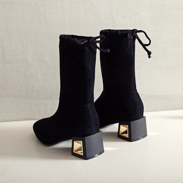 Стилни дамски боти от еко велур с връзки и метална декорация на тока в черен цвят