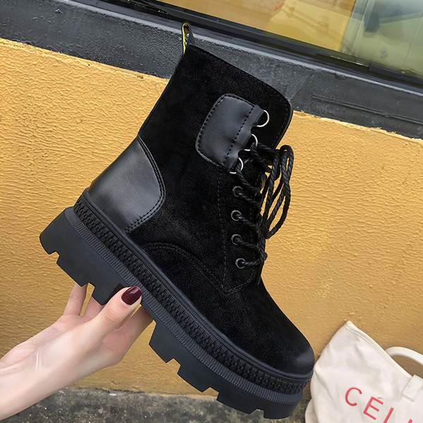 Cizme de dama din piele intoarsa ecologica cu talpa inalta si elemente din piele de culoare neagra