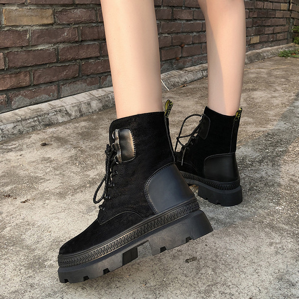 Cizme de dama din piele intoarsa ecologica cu talpa inalta si elemente din piele de culoare neagra