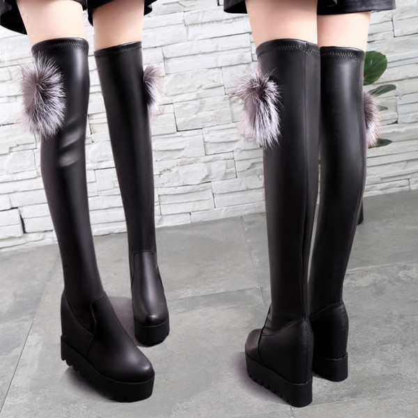 Ghete de dama moderne din piele ecologica cu platforma si element de puf