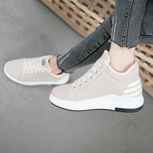 Maraton feminin modern cu talpa inalta in mai multe culori