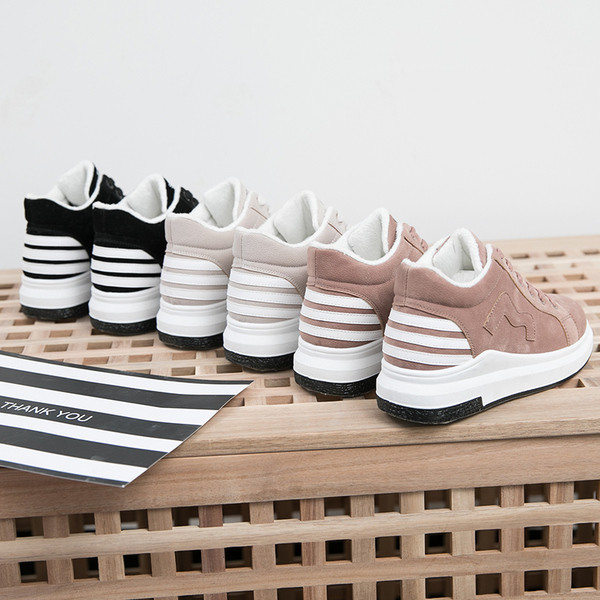 Maraton feminin modern cu talpa inalta in mai multe culori