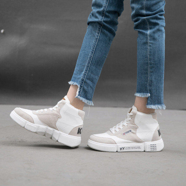 Tenisi de dama actuali in doua culori