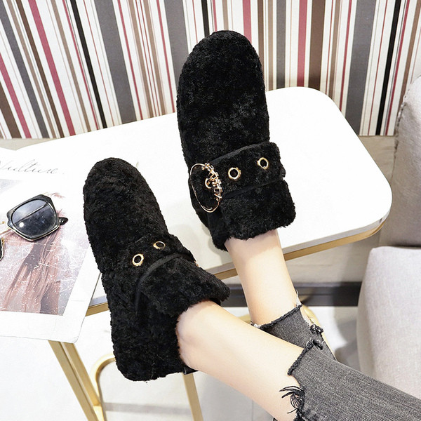 Пухени дамски боти с метална катарама в четири цвята