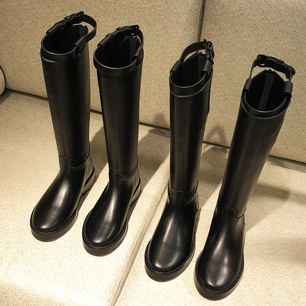 Стилни дамски ботуши от еко кожа изчистен модел 