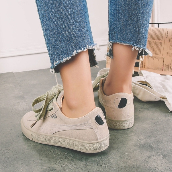 Γυναικεία παπούτσια μόδας σε τρία χρώματα