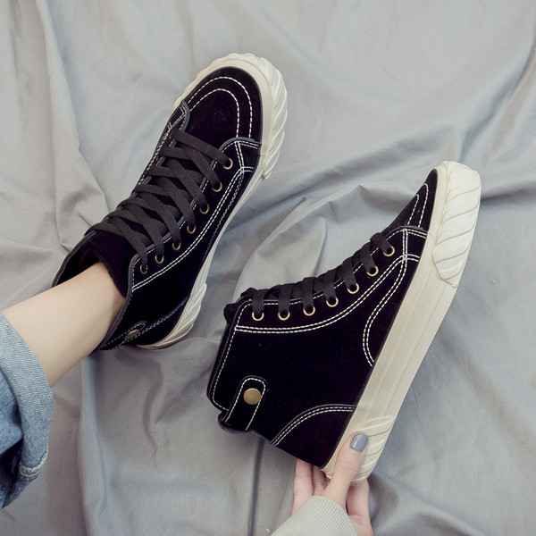 Κυρίες μοντέρνα πάνινα παπούτσια σε τρία χρώματα