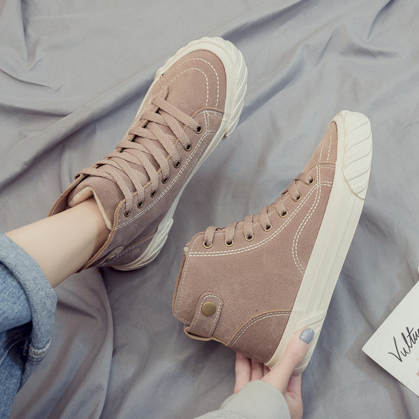 Κυρίες μοντέρνα πάνινα παπούτσια σε τρία χρώματα