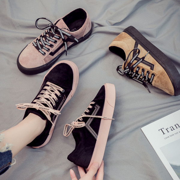 Γυναικεία παπούτσια σε τρία χρώματα