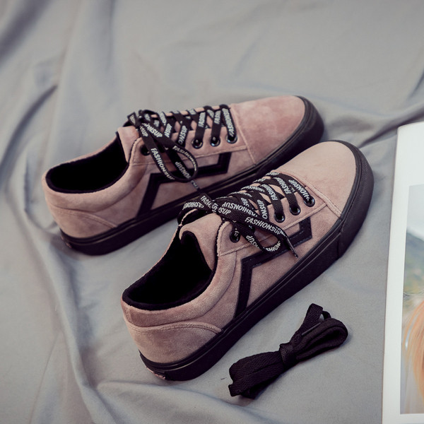 Γυναικεία παπούτσια σε τρία χρώματα