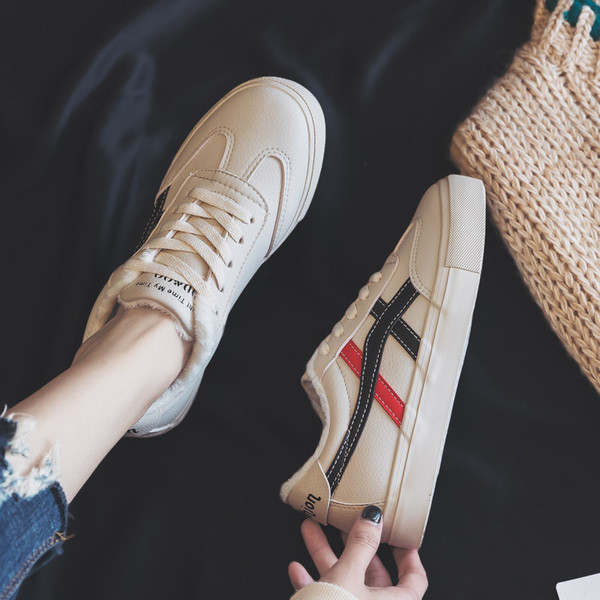 Ανδρικά πάνινα παπούτσια με απαλή επένδυση σε τρία χρώματα