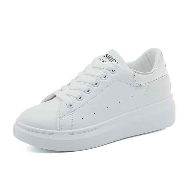 Γυναικεία μοντέρνα αθλητικά παπούτσια με λευκά γράμματα