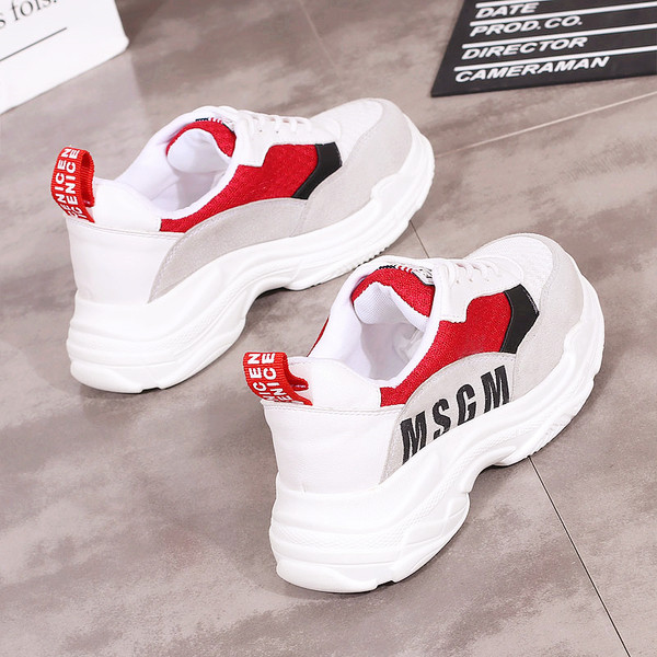 Ανδρικά πάνινα παπούτσια σε λευκό με επιγραφές