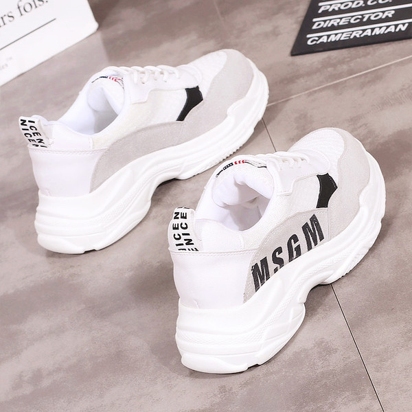 Ανδρικά πάνινα παπούτσια σε λευκό με επιγραφές