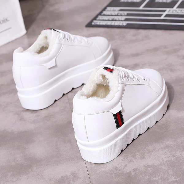 Ανδρικά πάνινα παπούτσια με μαλακή επένδυση σε λευκό χρώμα