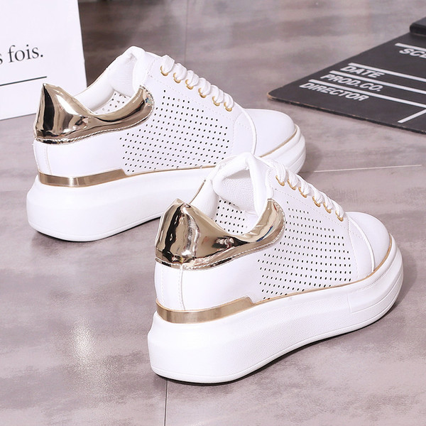 Μοντέρνα γυναικεία παπούτσια σε δύο χρώματα