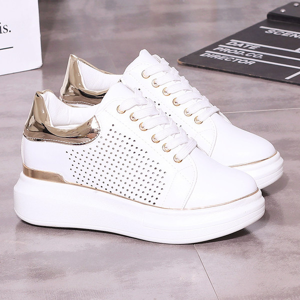 Μοντέρνα γυναικεία παπούτσια σε δύο χρώματα