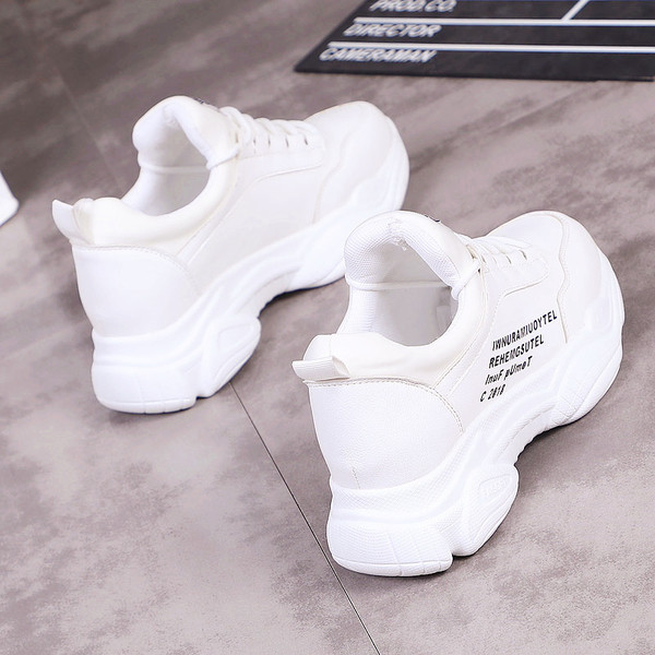 Ανδρικά πάνινα παπούτσια με ψηλή σόλα σε λευκό και μαύρο χρώμα