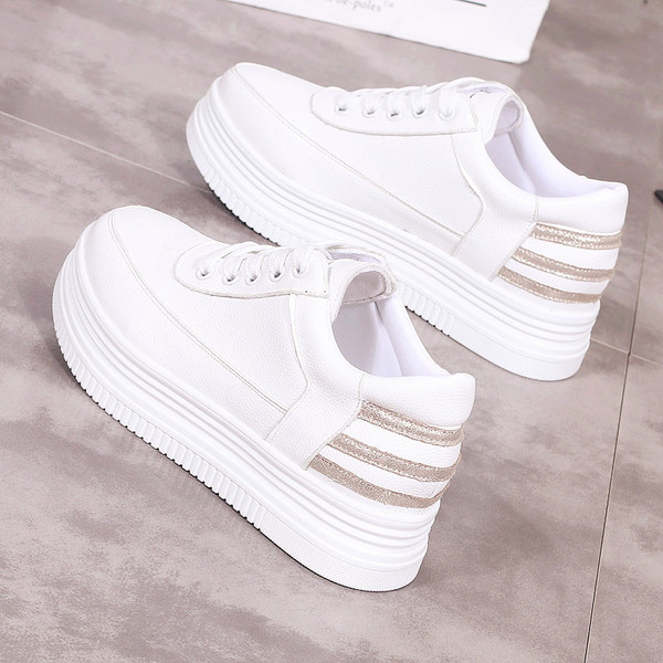 Ανδρικά πάνινα παπούτσια με ψηλά τακούνια με έγχρωμες λωρίδες