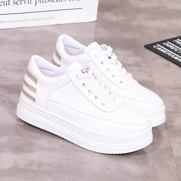 Ανδρικά πάνινα παπούτσια με ψηλά τακούνια με έγχρωμες λωρίδες