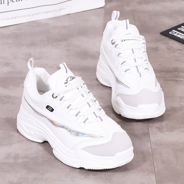 Ανδρικά πάνινα παπούτσια σε λευκό και μαύρο με ψηλή σόλα