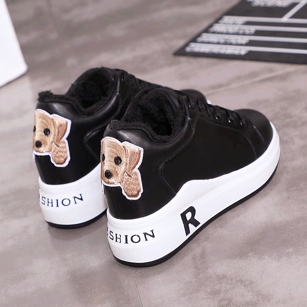 Ανδρικά πάνινα παπούτσια με ψηλή σόλα σε δύο χρώματα με εφαρμογή