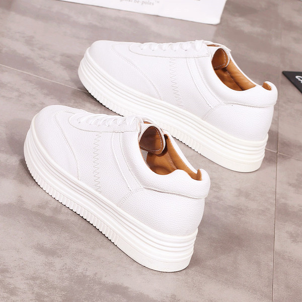 Γυναικεία παπούτσια μόδας σε τρία χρώματα