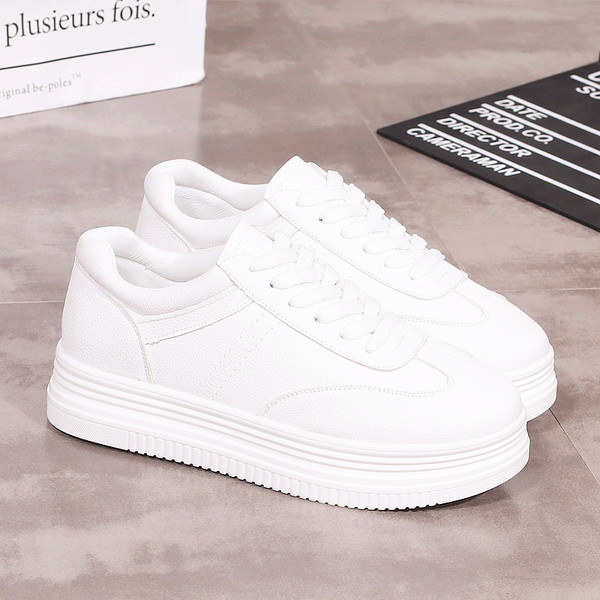 Γυναικεία παπούτσια μόδας σε τρία χρώματα