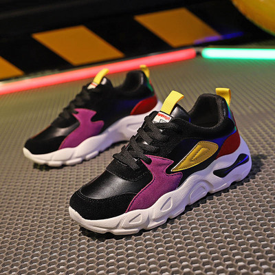 Τα σημερινά χρώματα πάνινα παπούτσια των γυναικών