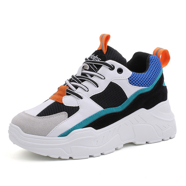 Τρέχοντα χρωματιστά πάνινα παπούτσια κυρίες