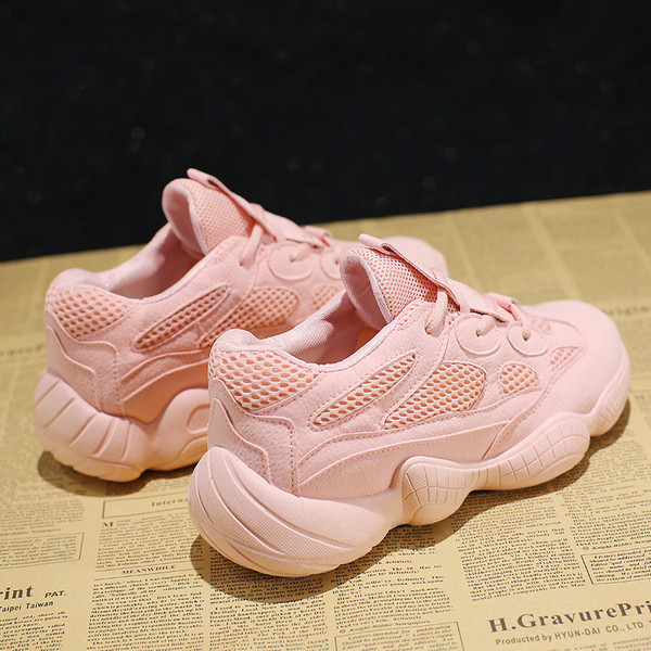 Γυναικεία παπούτσια σε τέσσερα χρώματα