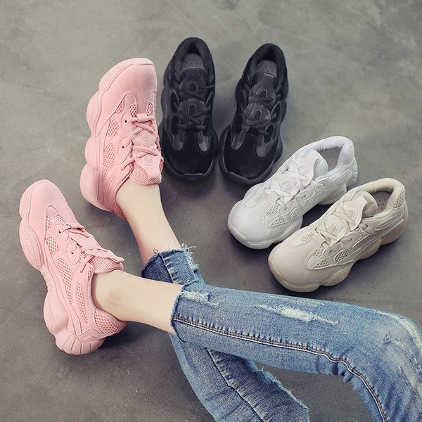 Γυναικεία παπούτσια σε τέσσερα χρώματα