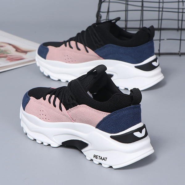 Γυναικεία μοντέρνα αθλητικά παπούτσια σε διάφορα χρώματα