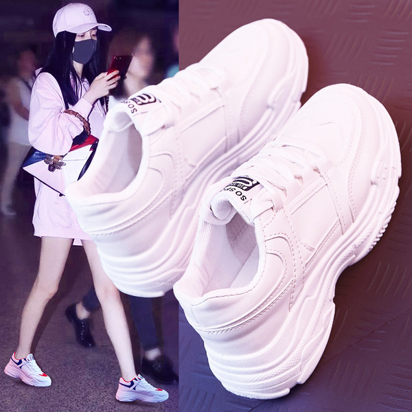 Κυρίες μοντέρνα πάνινα παπούτσια σε τρία χρώματα