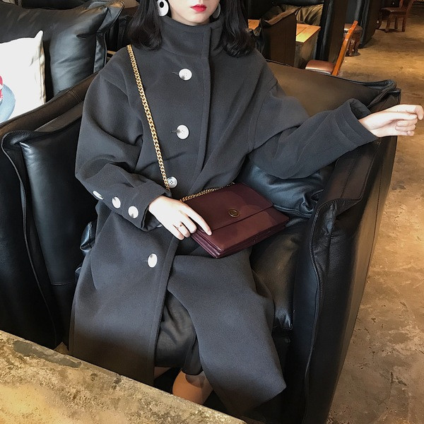 Дамско зимно палто разкроен модел с висока яка в син и черен цвят