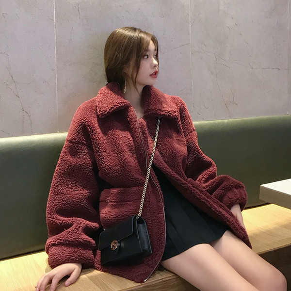 Пухено дамско палто широк модел с джобове в три цвята