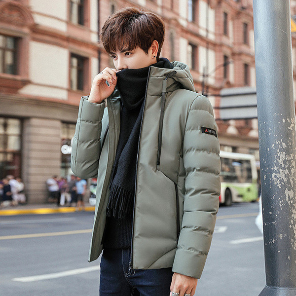 Τζάκι με κουκούλα το χειμώνα με κουκούλα σε διάφορα χρώματα