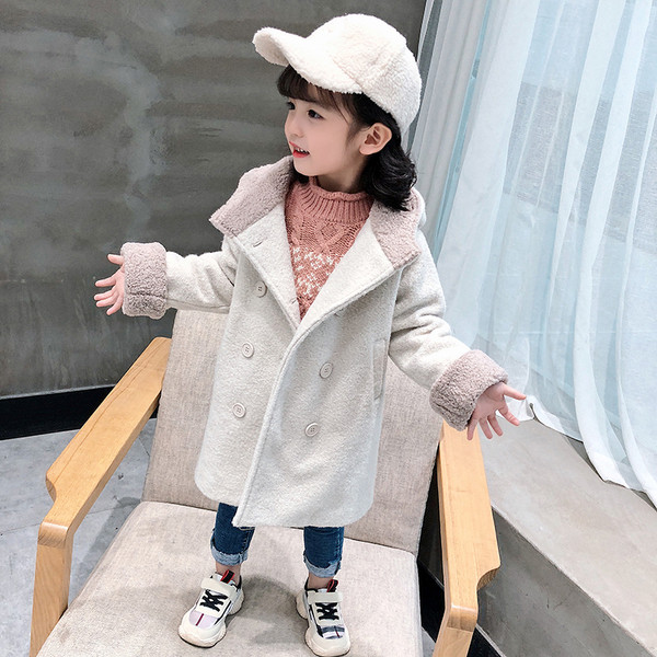Μοντέρνο παιδικό παλτό με μαλακή επένδυση και κουμπιά