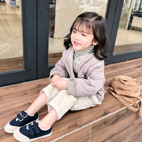 Изчистено детско яке за момичета в сив цвята